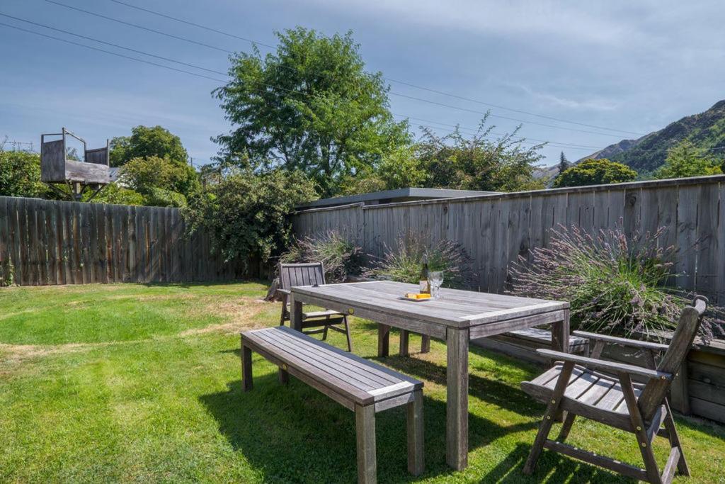 Lavender Country Cottage - Arrowtown Holiday Home Bagian luar foto