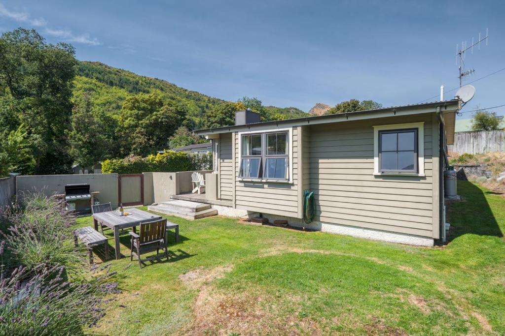 Lavender Country Cottage - Arrowtown Holiday Home Bagian luar foto