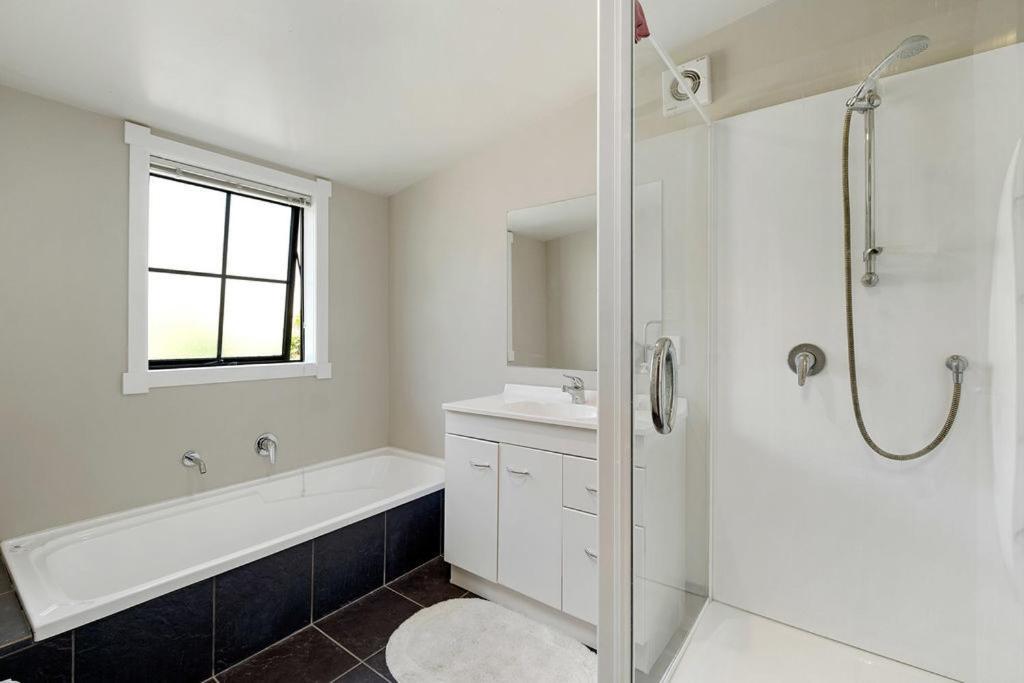 Lavender Country Cottage - Arrowtown Holiday Home Bagian luar foto