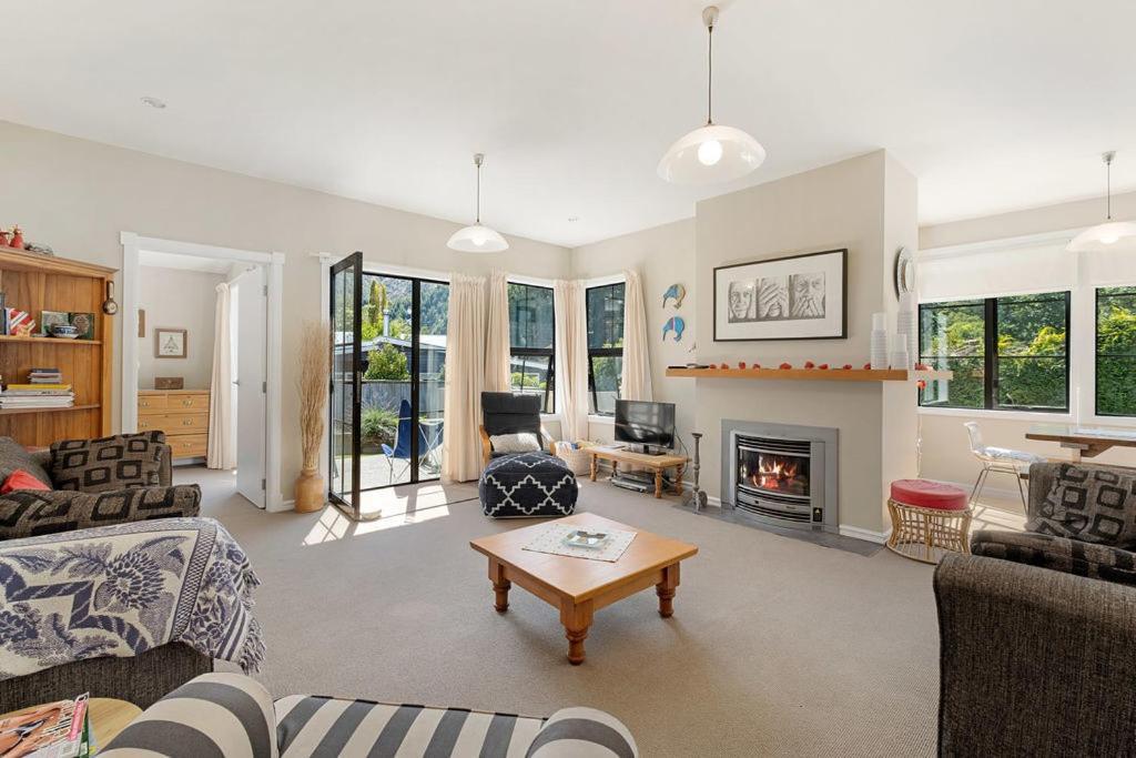 Lavender Country Cottage - Arrowtown Holiday Home Bagian luar foto