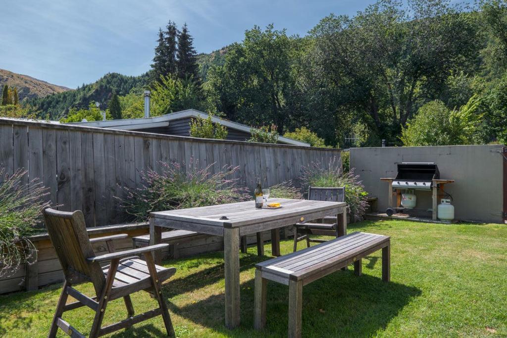Lavender Country Cottage - Arrowtown Holiday Home Bagian luar foto